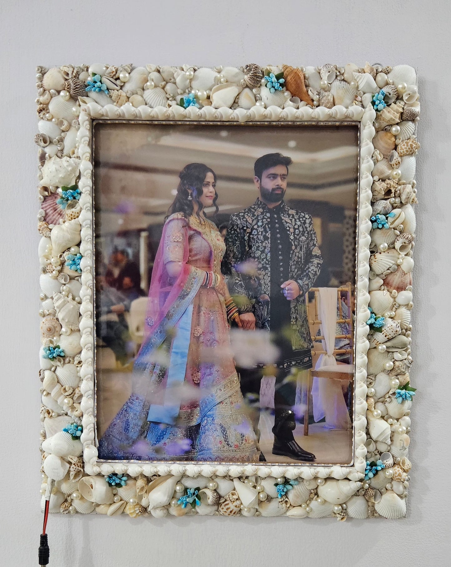 Luminous Memories: Seashell Illuminated LED Photo Frame - Shellkrafts