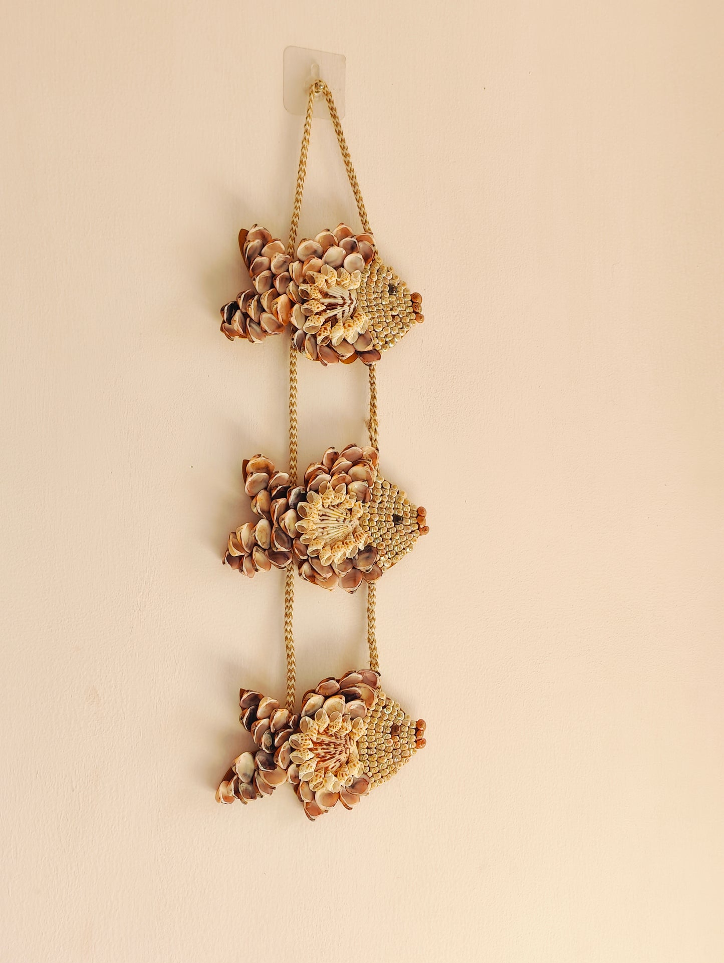 Handcrafted Seashell Fish Wall Hanging – Unique Coastal Home Décor
