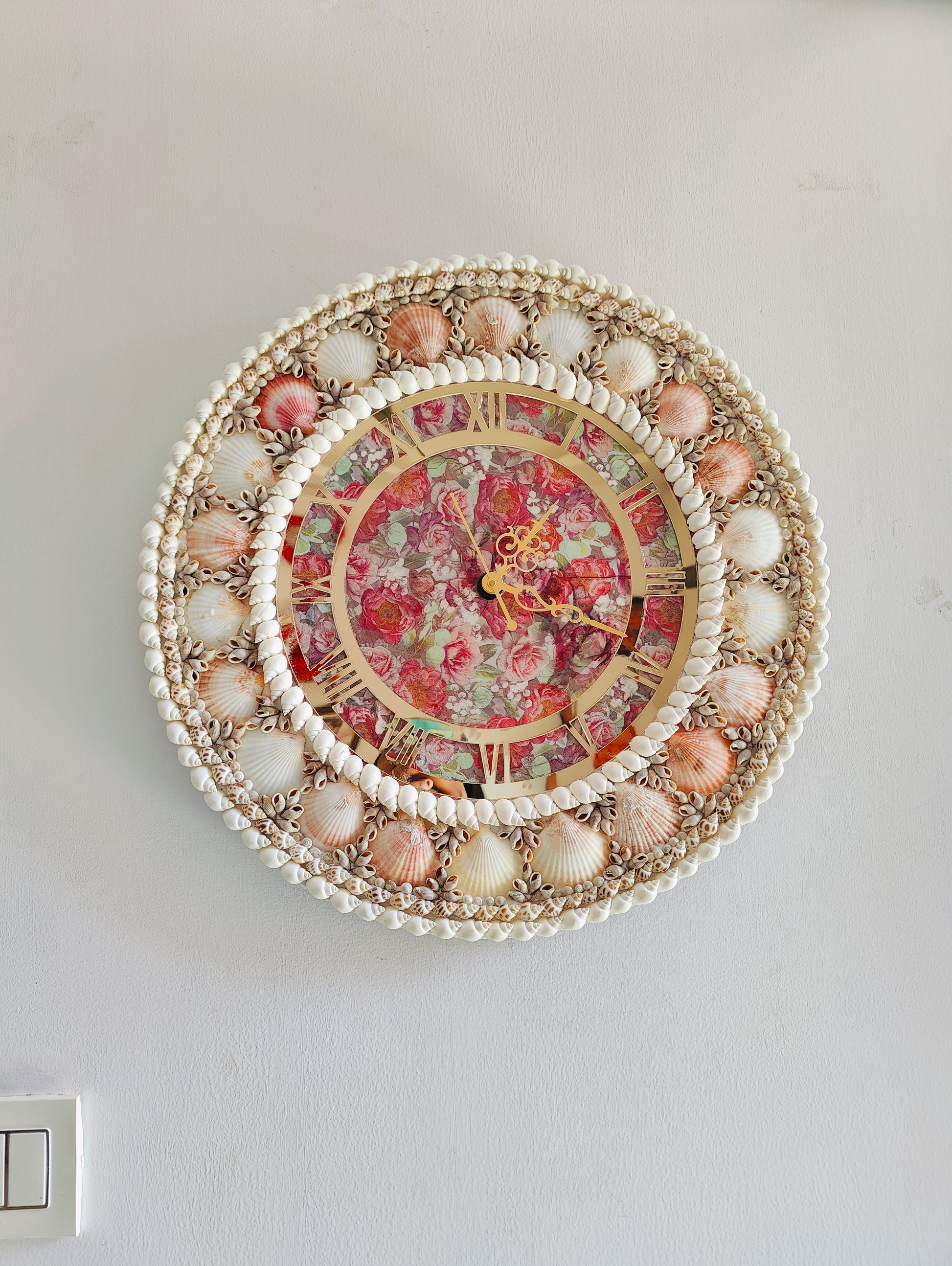 Handcrafted Seashell Wall Clock – Elegant Ocean-Themed Home Decor 19inch - Shellkrafts