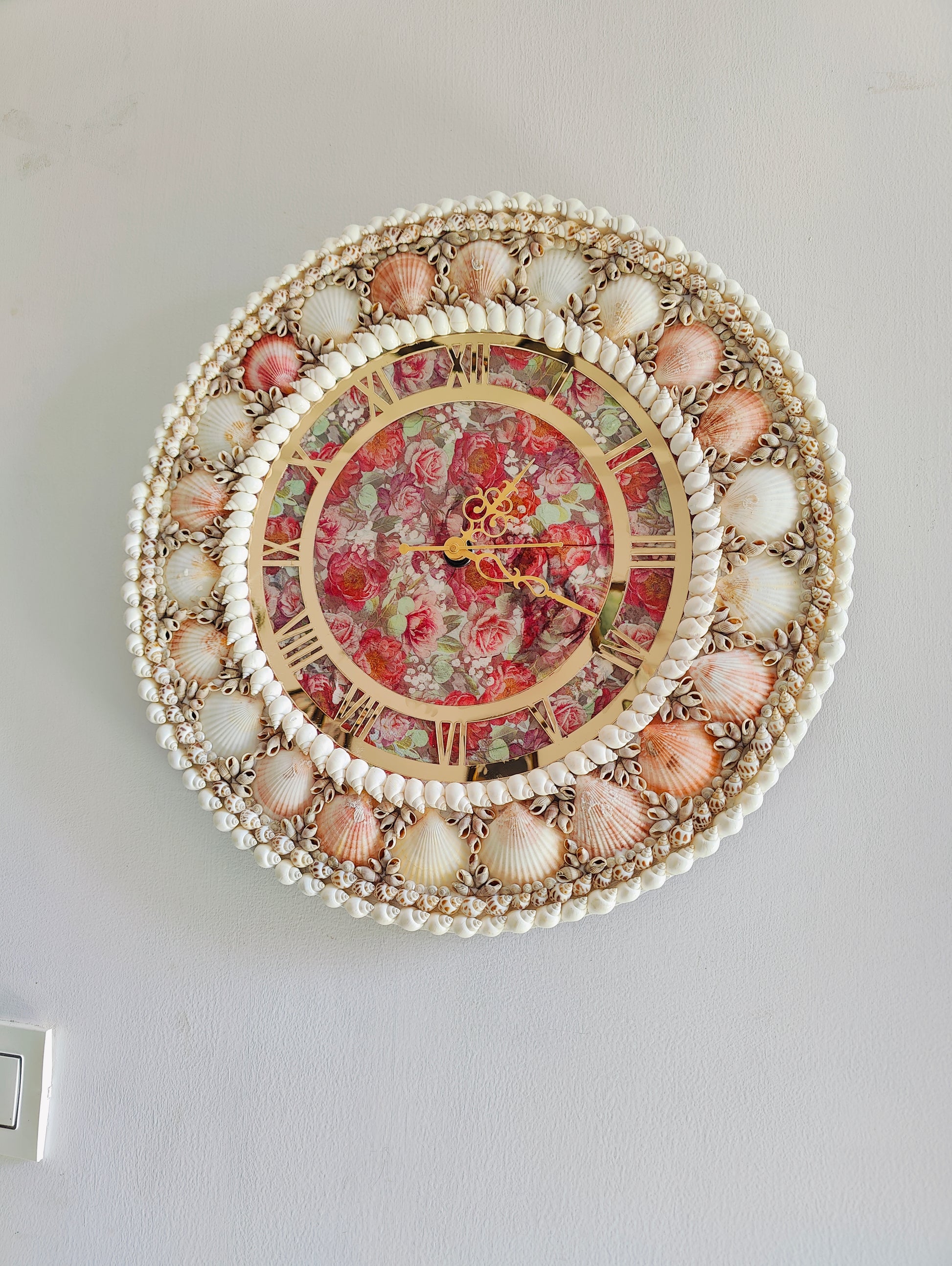 Handcrafted Seashell Wall Clock – Elegant Ocean-Themed Home Decor 19inch - Shellkrafts