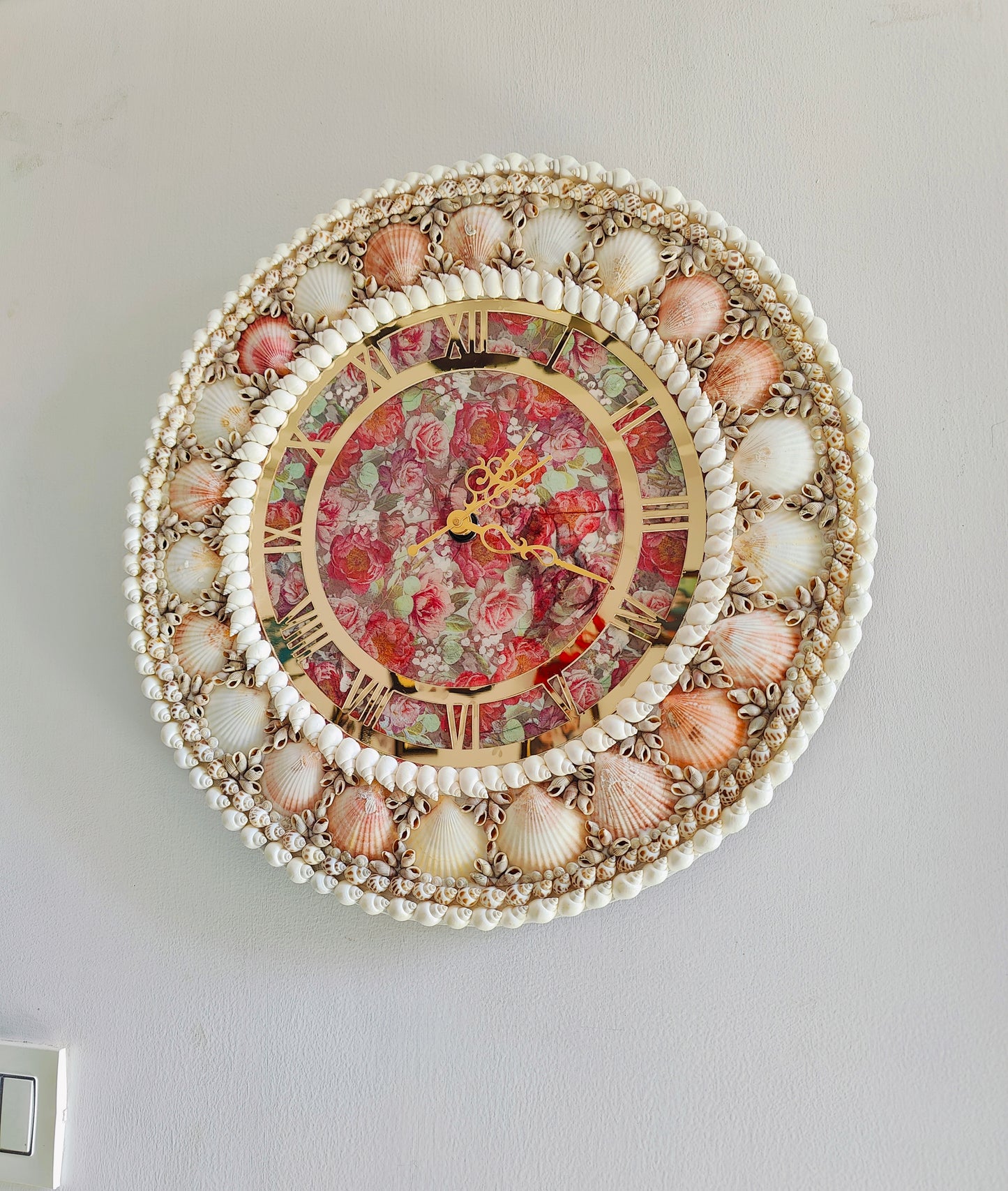 Handcrafted Seashell Wall Clock – Elegant Ocean-Themed Home Decor 19inch - Shellkrafts