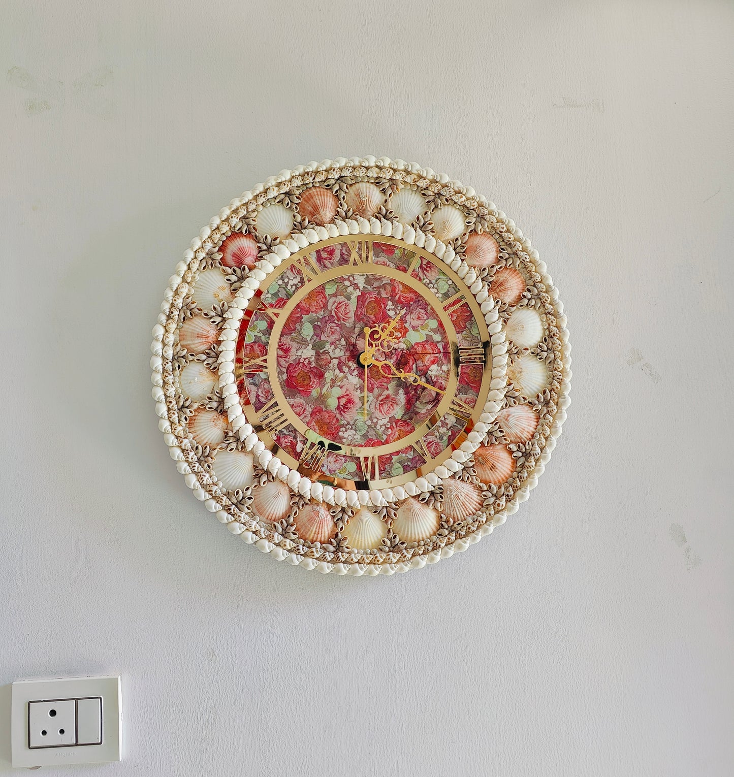 Handcrafted Seashell Wall Clock – Elegant Ocean-Themed Home Decor 19inch - Shellkrafts