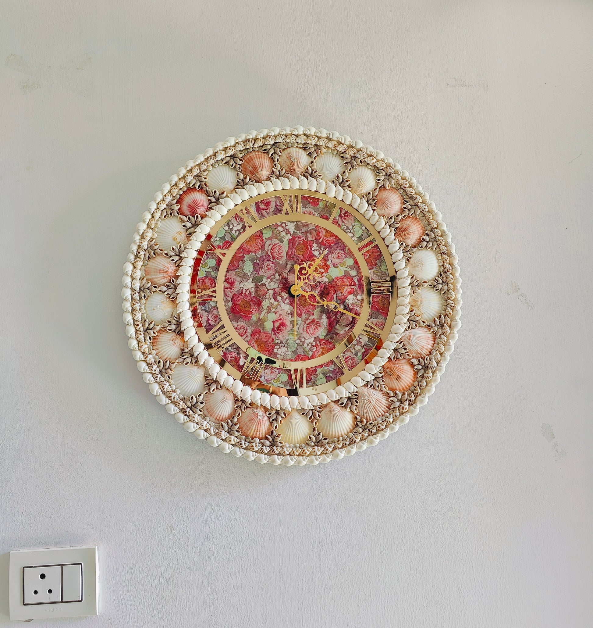 Handcrafted Seashell Wall Clock – Elegant Ocean-Themed Home Decor 19inch - Shellkrafts