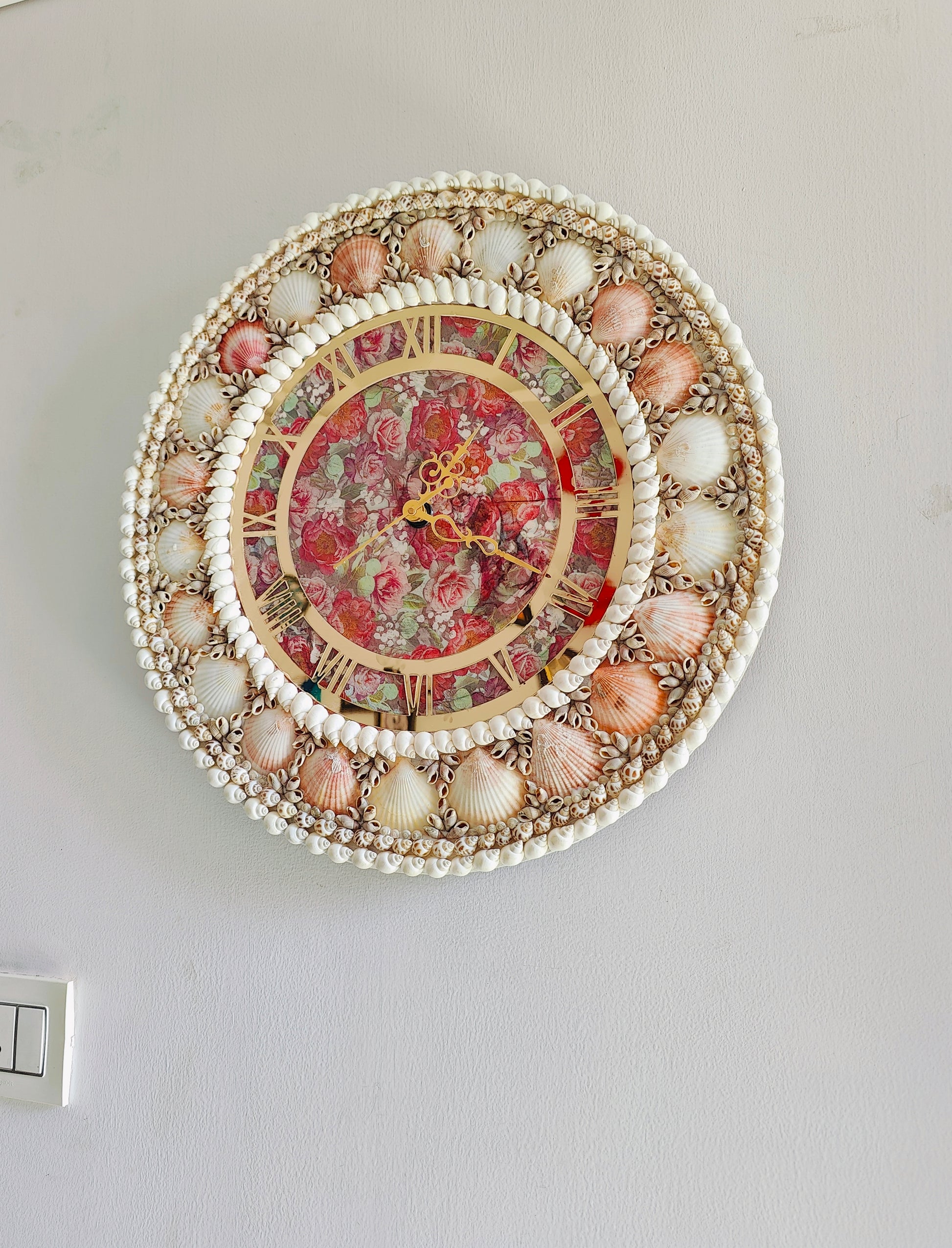Handcrafted Seashell Wall Clock – Elegant Ocean-Themed Home Decor 19inch - Shellkrafts