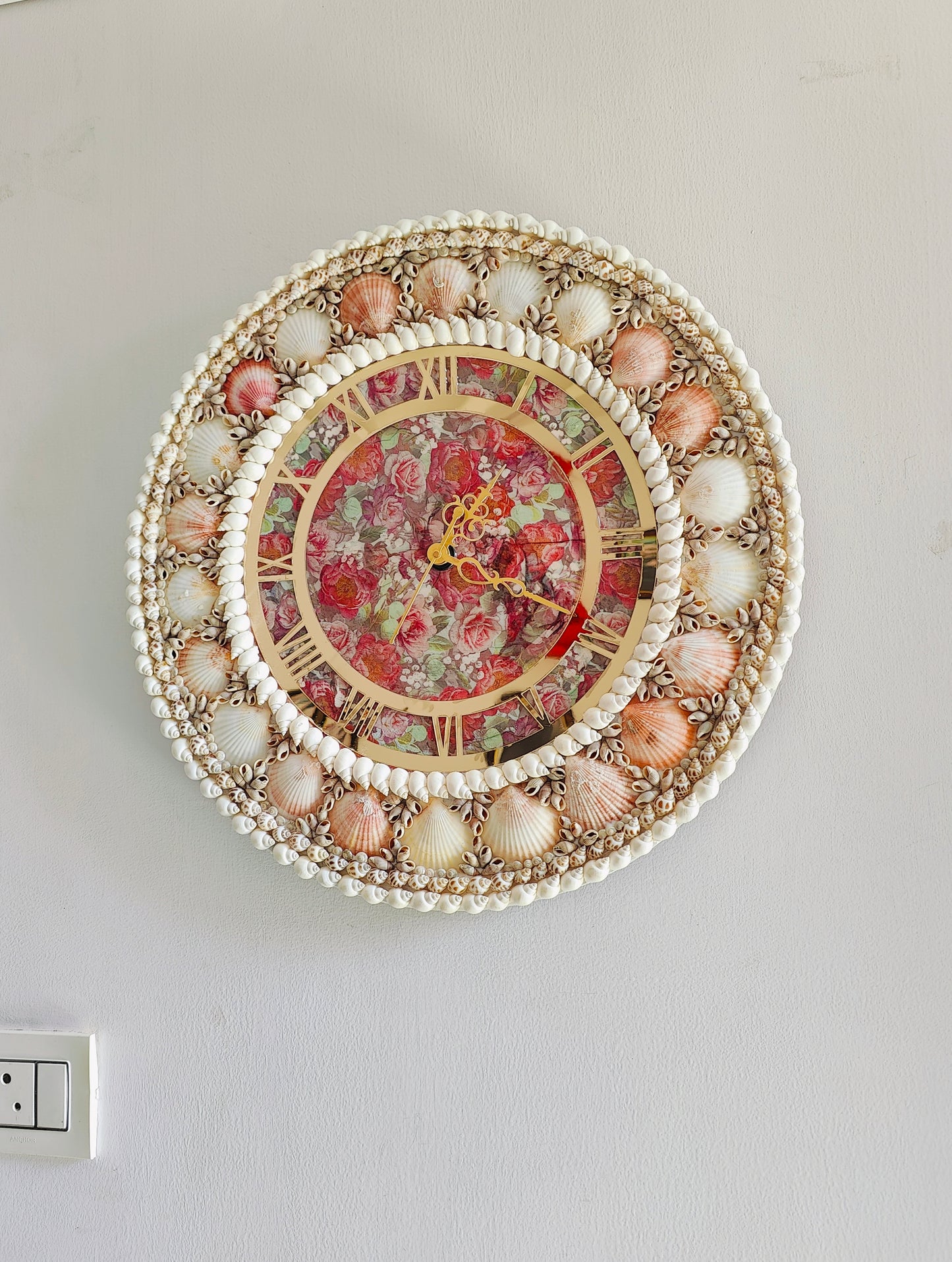 Handcrafted Seashell Wall Clock – Elegant Ocean-Themed Home Decor 19inch - Shellkrafts